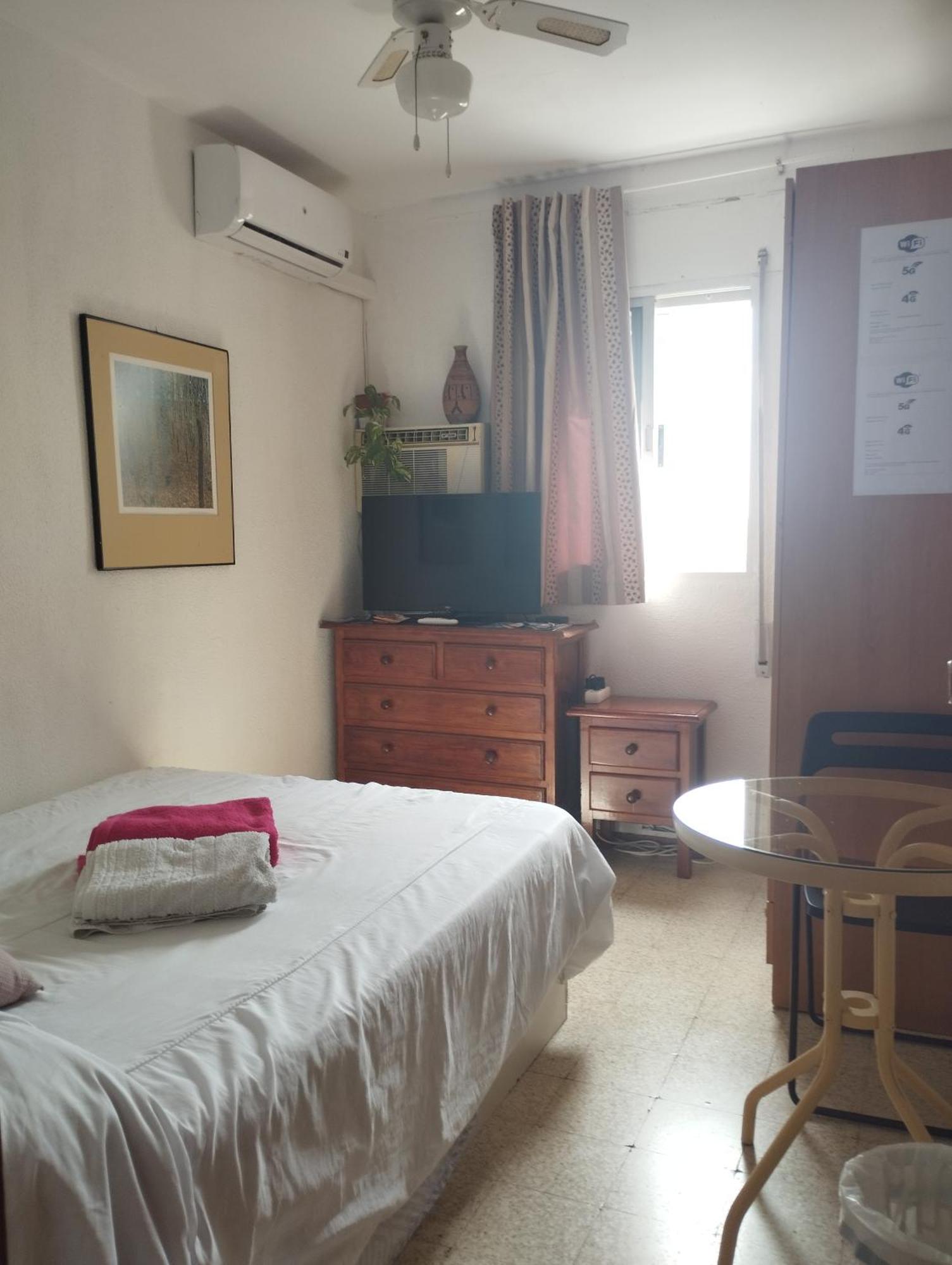Habitaciones Privadas Con Cama Doble En Sevilla Kültér fotó