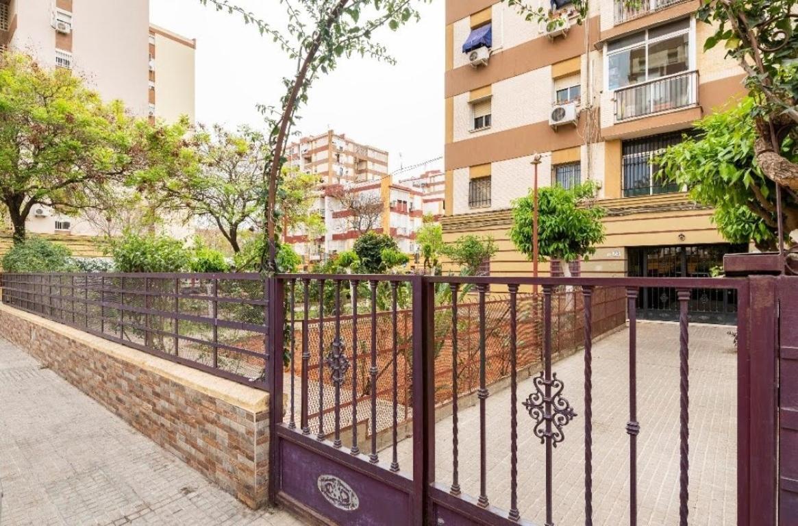 Habitaciones Privadas Con Cama Doble En Sevilla Kültér fotó