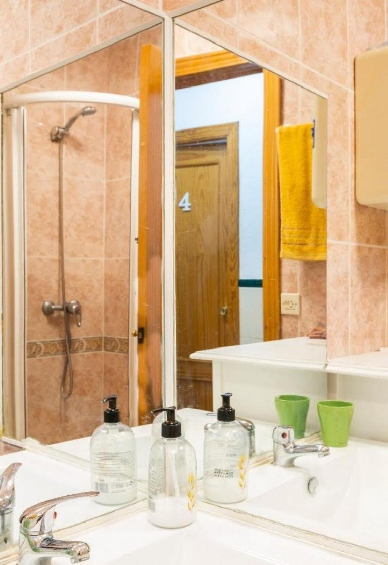 Habitaciones Privadas Con Cama Doble En Sevilla Kültér fotó