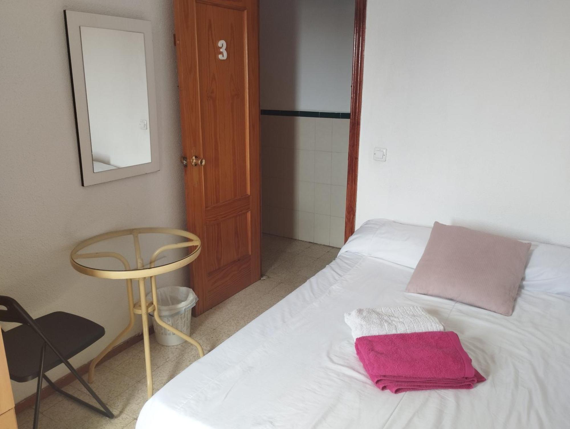Habitaciones Privadas Con Cama Doble En Sevilla Kültér fotó